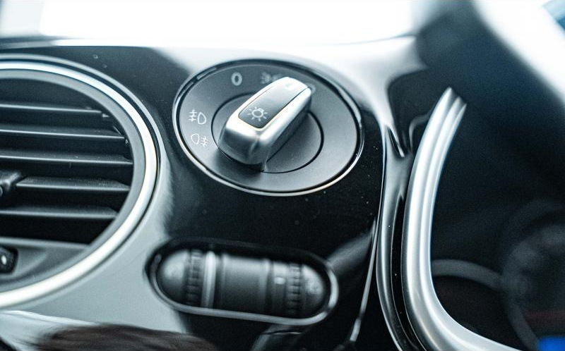 VOLKSWAGEN Coccinelle