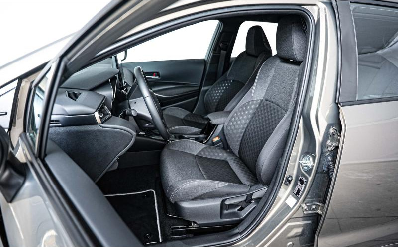 TOYOTA Corolla Touring Spt