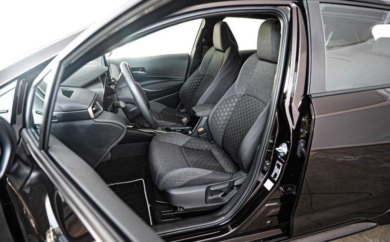 TOYOTA Corolla Touring Spt