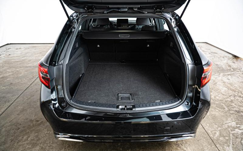 TOYOTA Corolla Touring Spt