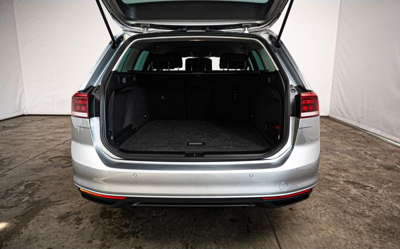 VOLKSWAGEN Passat SW