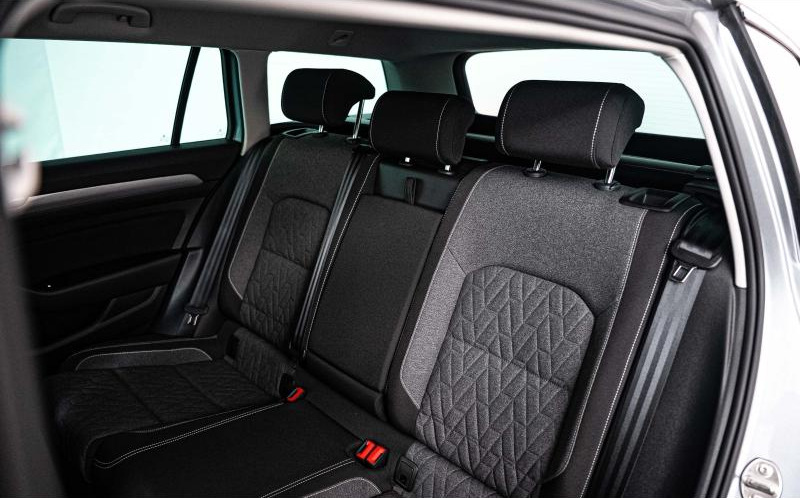 VOLKSWAGEN Passat SW