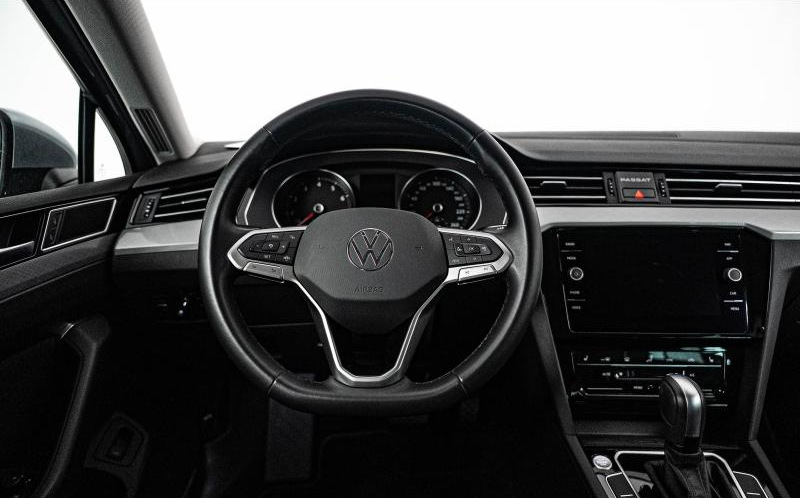 VOLKSWAGEN Passat SW
