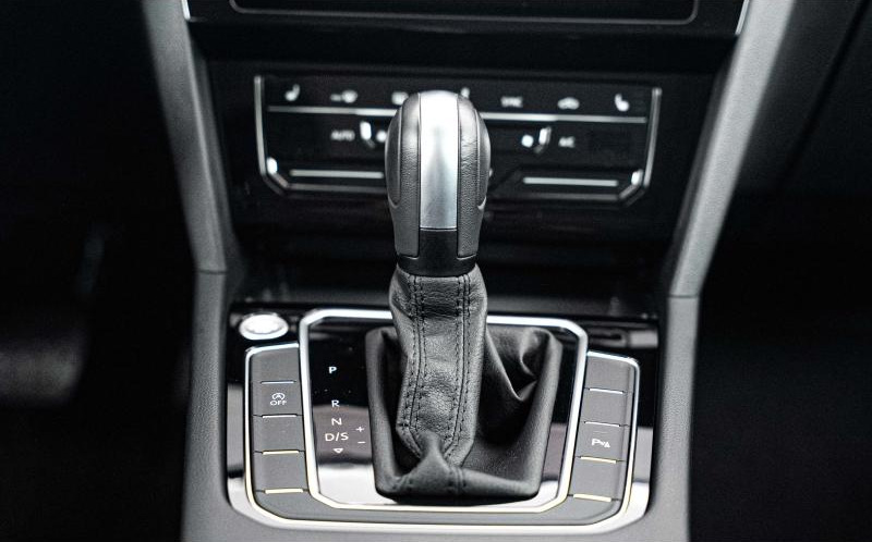 VOLKSWAGEN Passat SW