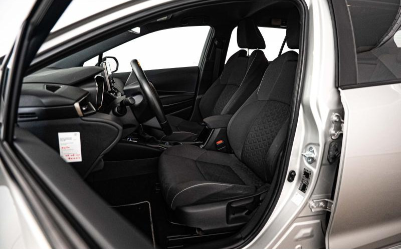 TOYOTA Corolla Touring Spt