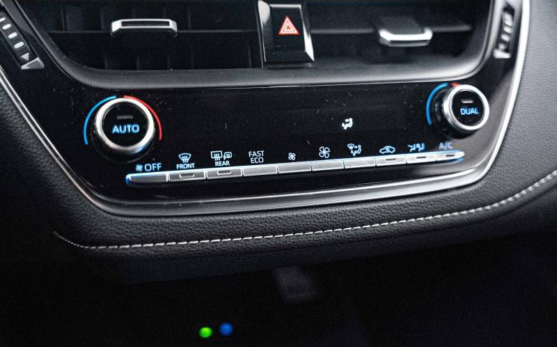 TOYOTA Corolla Touring Spt