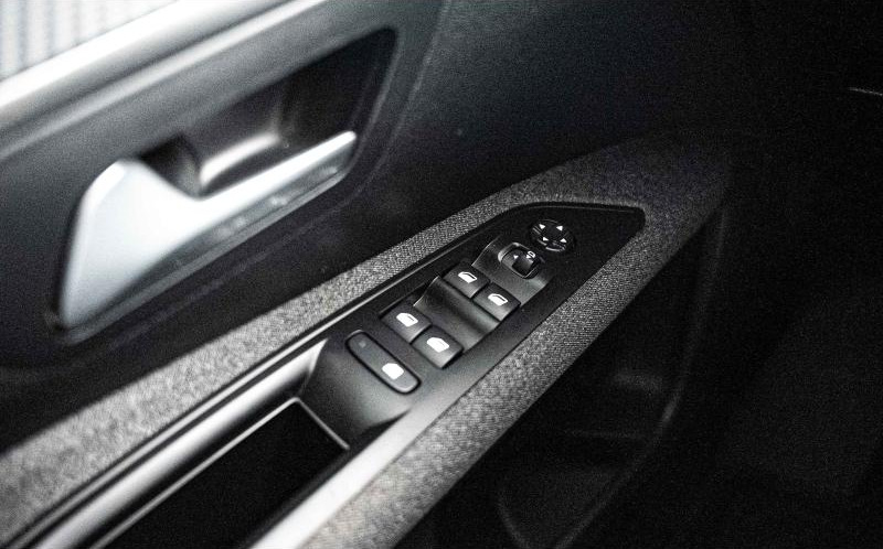 PEUGEOT 5008 PEUGEOT 5008