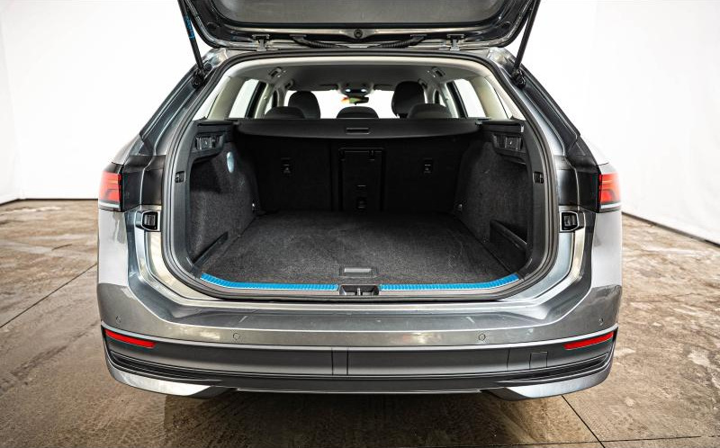 VOLKSWAGEN Passat SW