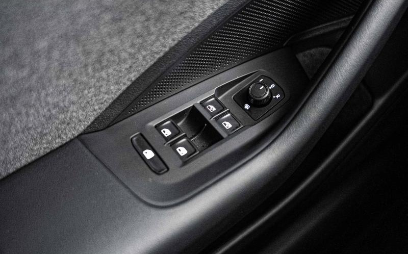 VOLKSWAGEN Passat SW