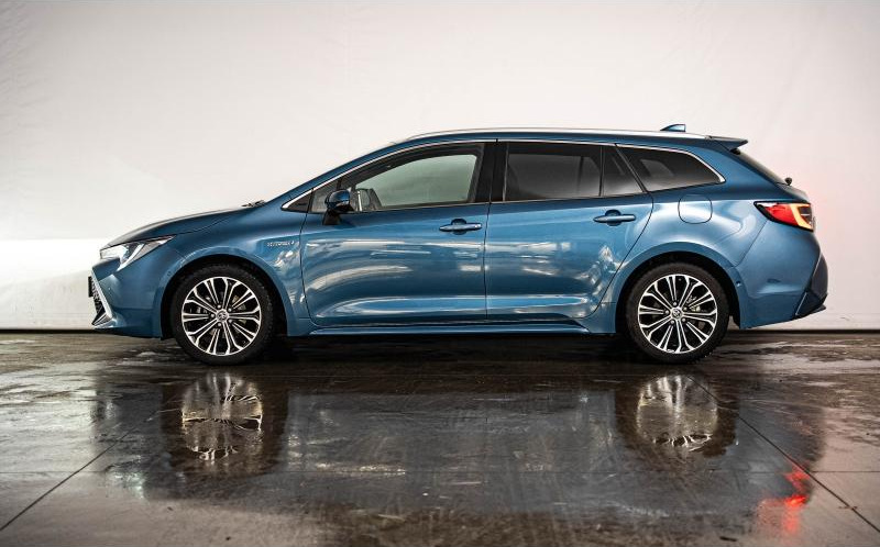 TOYOTA Corolla Touring Spt