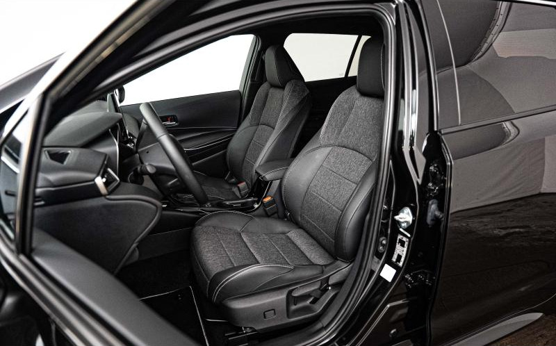 TOYOTA Corolla Touring Spt