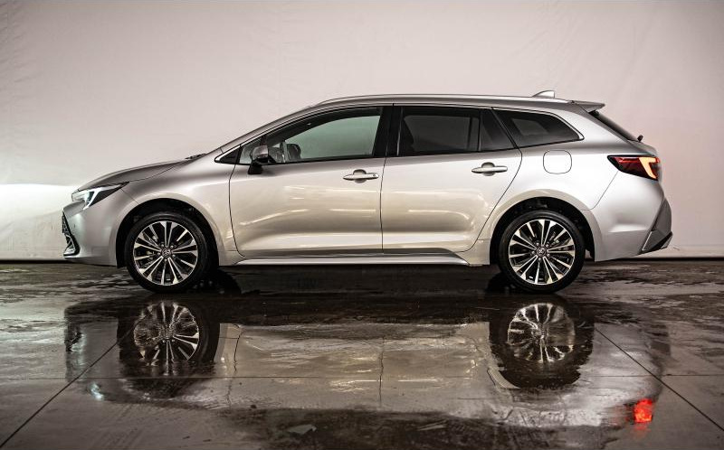 TOYOTA Corolla Touring Spt