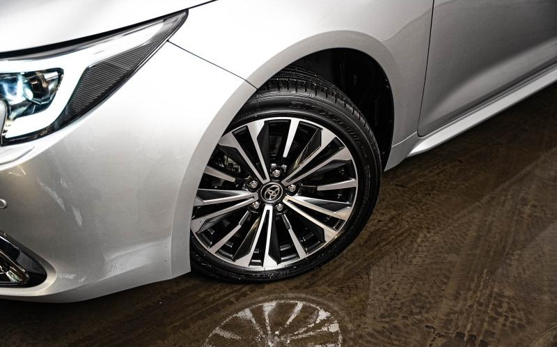 TOYOTA Corolla Touring Spt