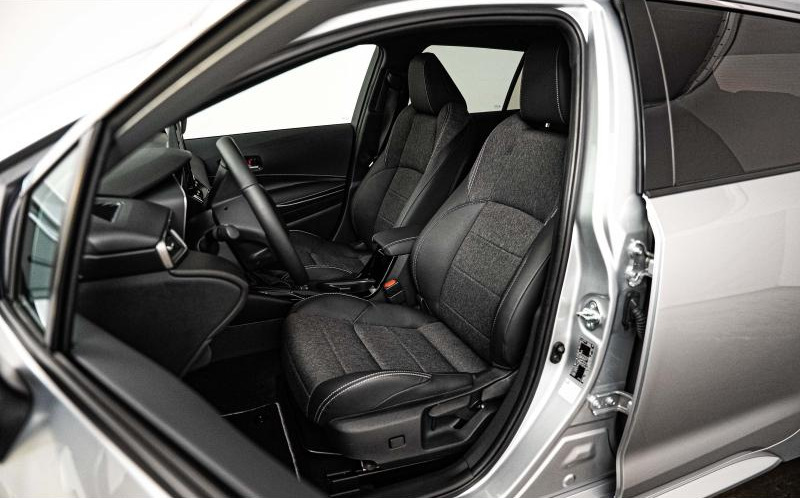 TOYOTA Corolla Touring Spt