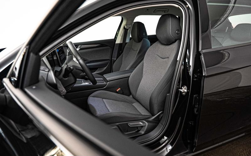 VOLKSWAGEN Passat SW