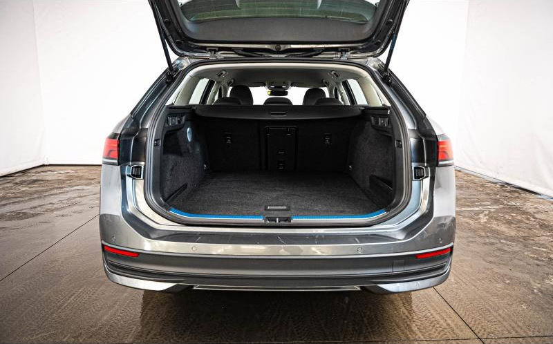 VOLKSWAGEN Passat SW