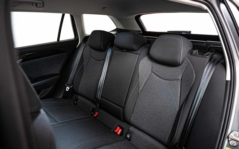 VOLKSWAGEN Passat SW