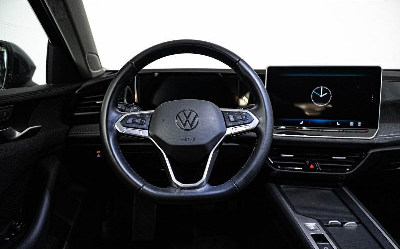 VOLKSWAGEN Passat SW