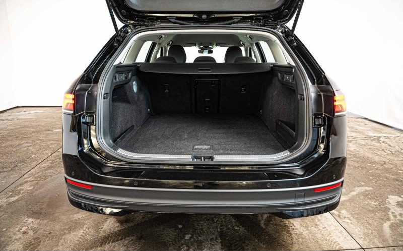 VOLKSWAGEN Passat SW