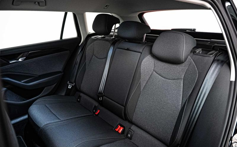 VOLKSWAGEN Passat SW