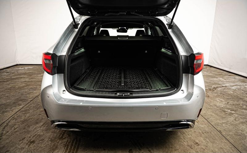 TOYOTA Corolla Touring Spt