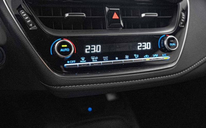 TOYOTA Corolla Touring Spt