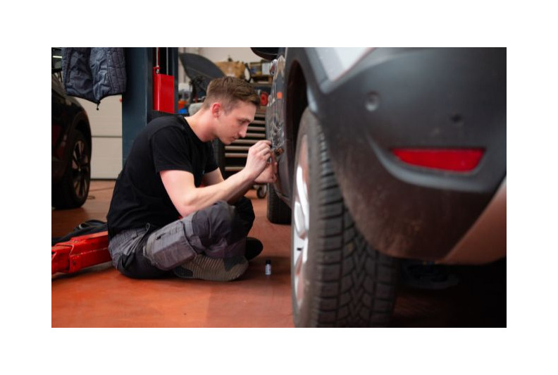 Quels aspects un bon service carrosserie de voiture d’occasion doit-il couvrir ?