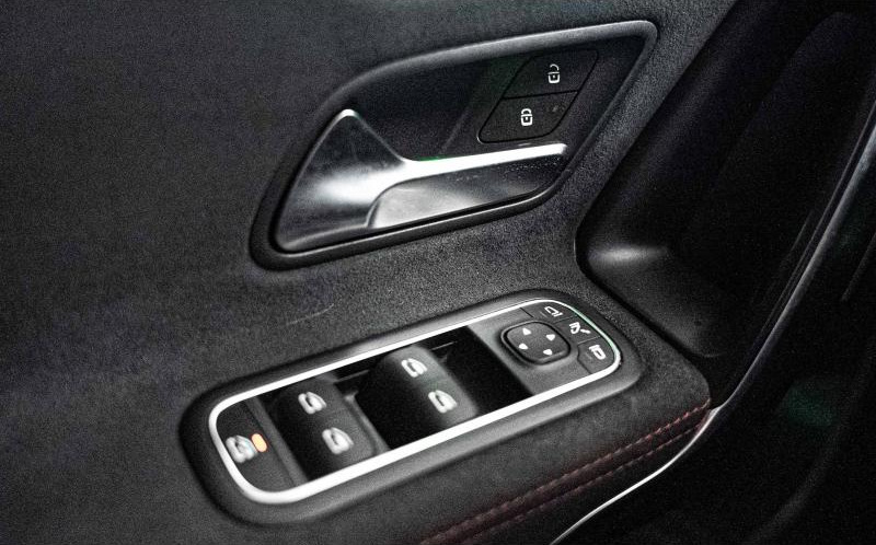 MERCEDES-BENZ CLA Shooting Brake