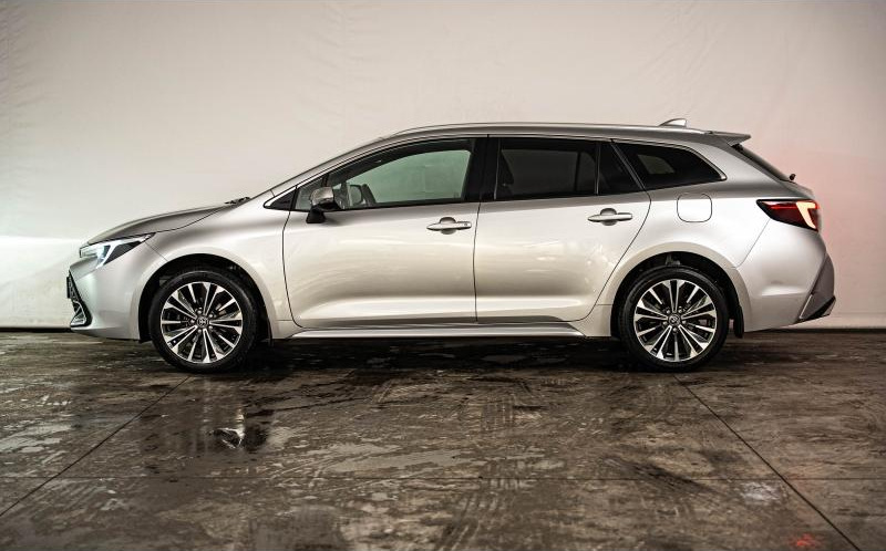 TOYOTA Corolla Touring Spt