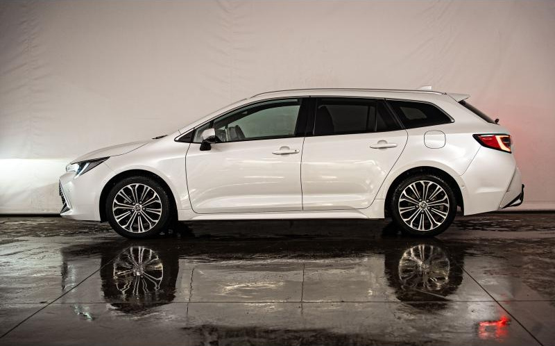 TOYOTA Corolla Touring Spt