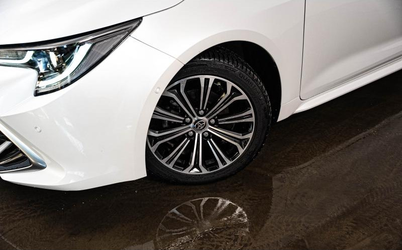 TOYOTA Corolla Touring Spt