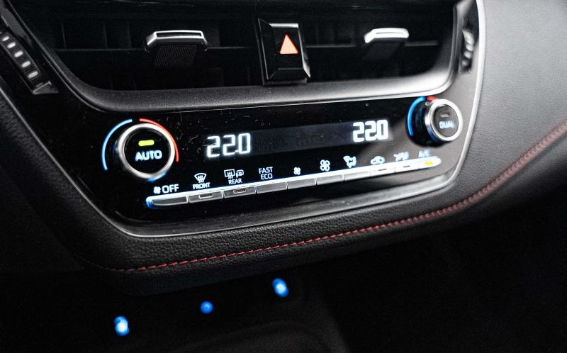 TOYOTA Corolla Touring Spt