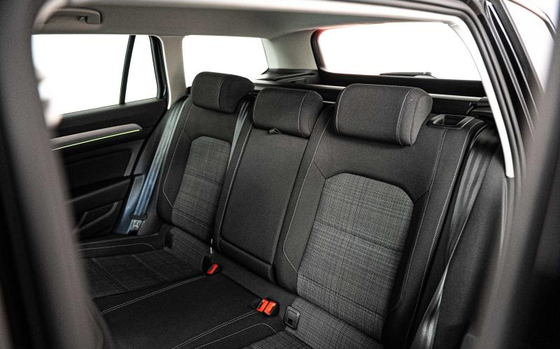 VOLKSWAGEN Passat SW