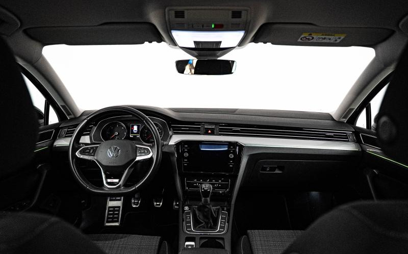 VOLKSWAGEN Passat SW