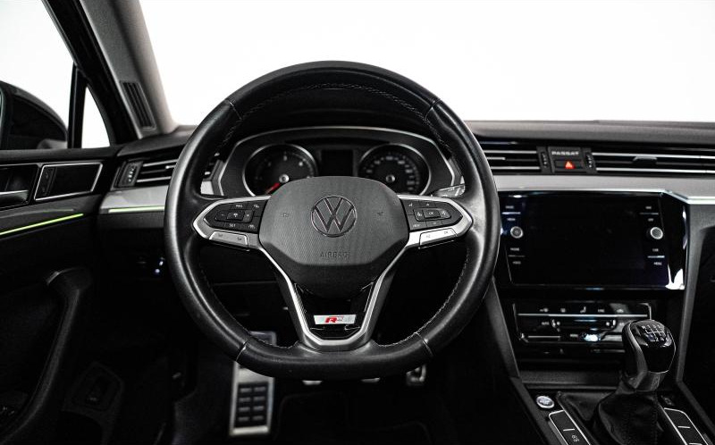VOLKSWAGEN Passat SW