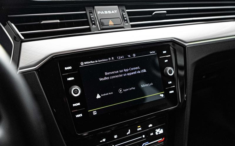 VOLKSWAGEN Passat SW