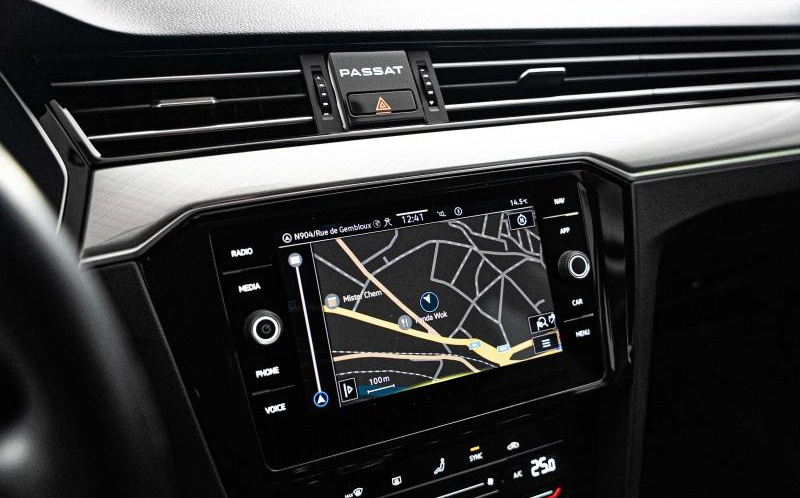 VOLKSWAGEN Passat SW