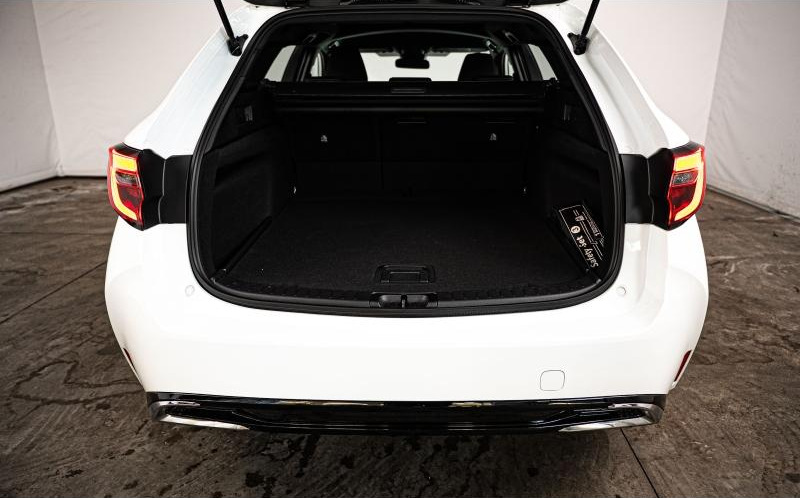 TOYOTA Corolla Touring Spt