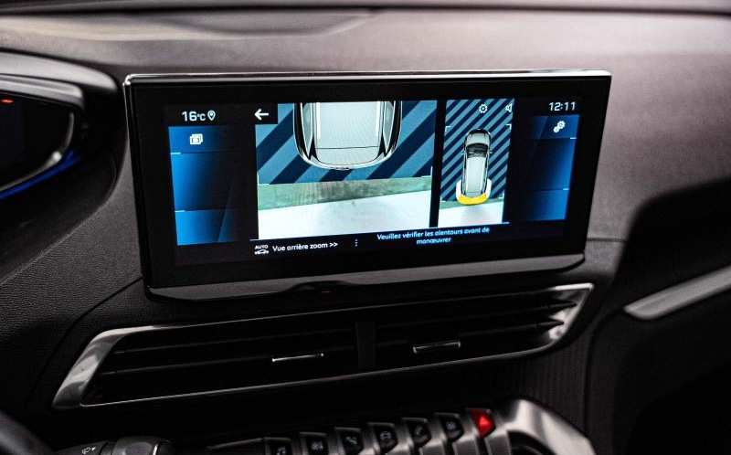 PEUGEOT 5008