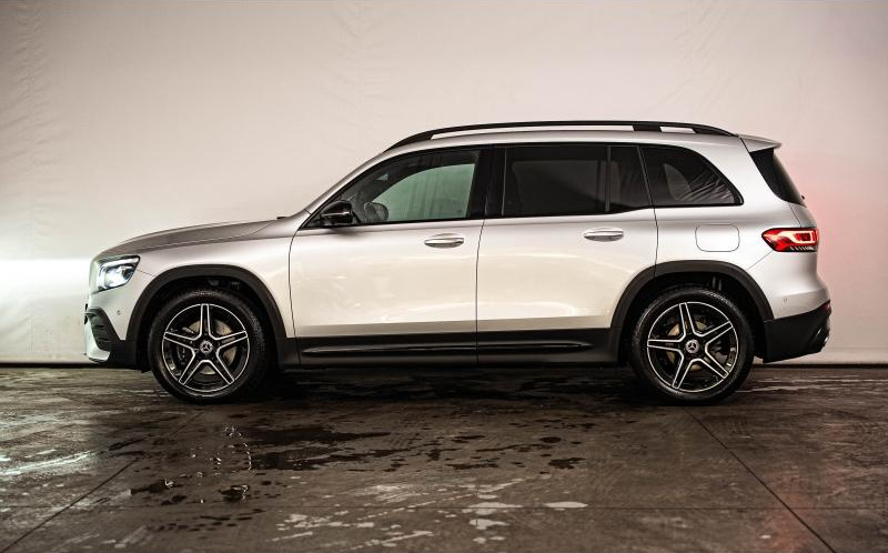 MERCEDES-BENZ GLB