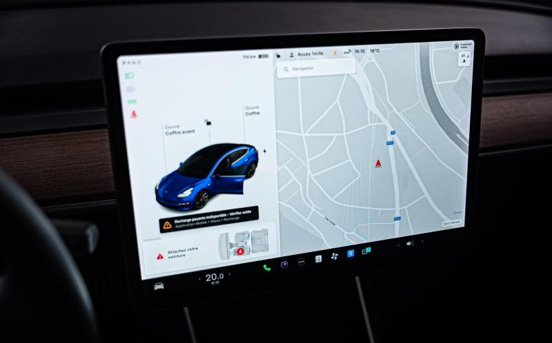 TESLA Model 3