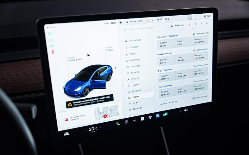 TESLA Model 3