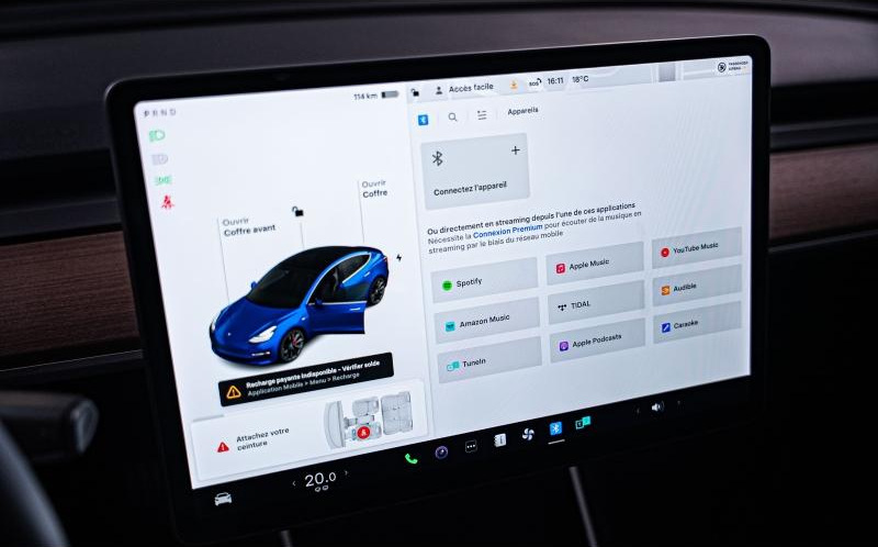 TESLA Model 3