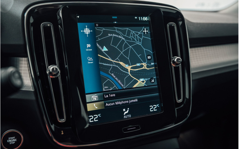 VOLVO XC40