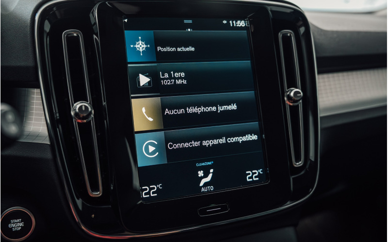 VOLVO XC40