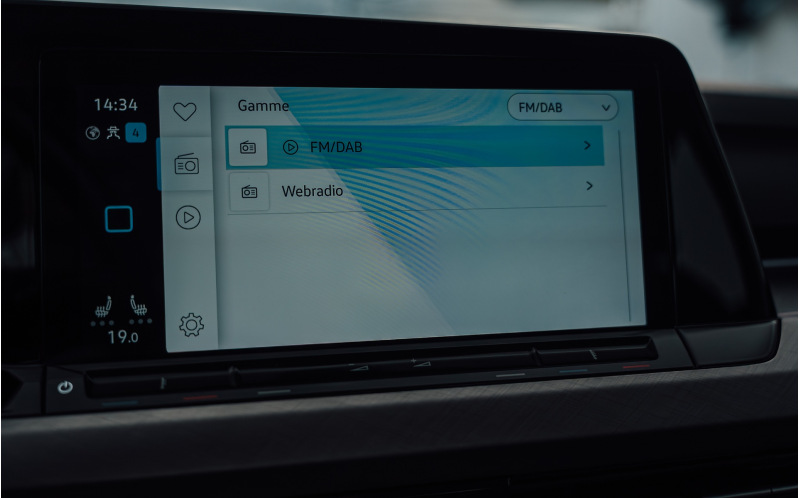 VOLKSWAGEN Golf