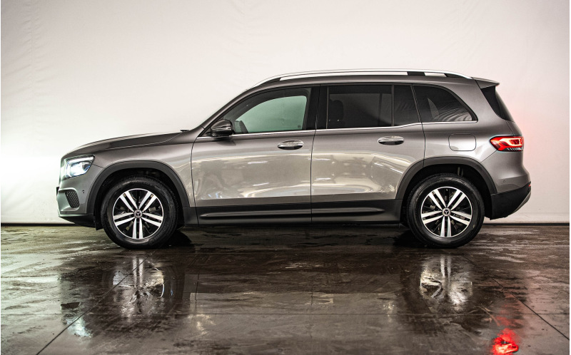 MERCEDES-BENZ GLB 180