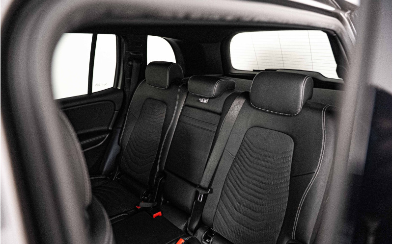 MERCEDES-BENZ GLB 180