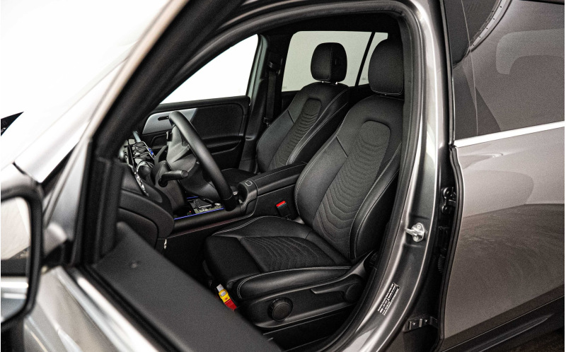 MERCEDES-BENZ GLB 180