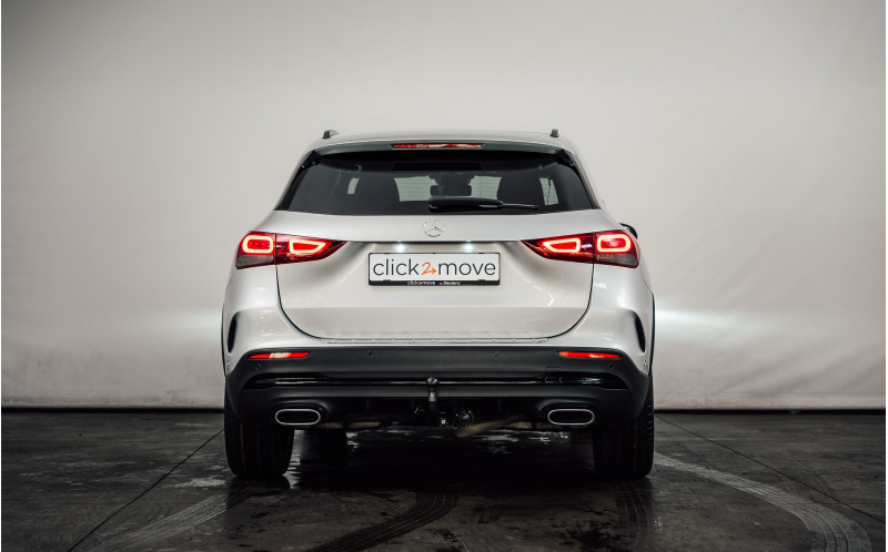 MERCEDES-BENZ GLA 180
